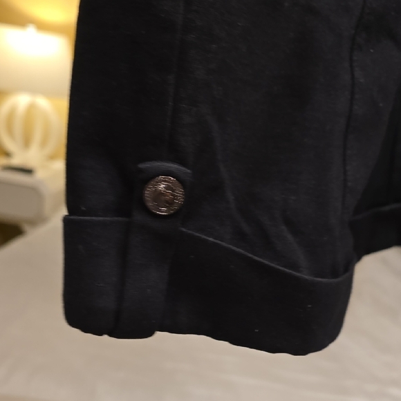 Peter Nygard Slims Elegant Black Women's Bermudas - Picture 5 of 13